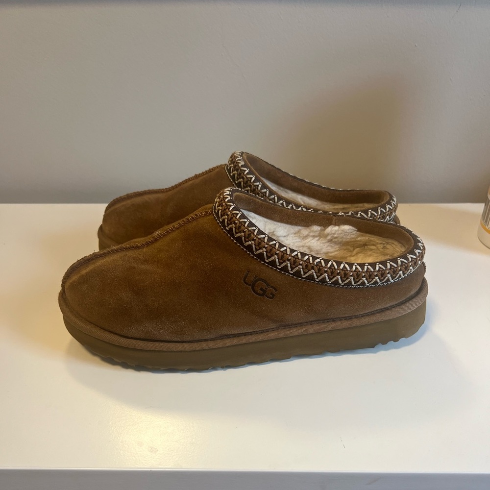 Gently worn Tasman Uggs, women’s size 10